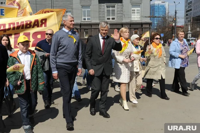 Валерий Гартунг (в центре), Василий Швецов (слева) и Ольга Мухометьярова составят общеобластную тройку кандидатов «СР» в ЗСО
