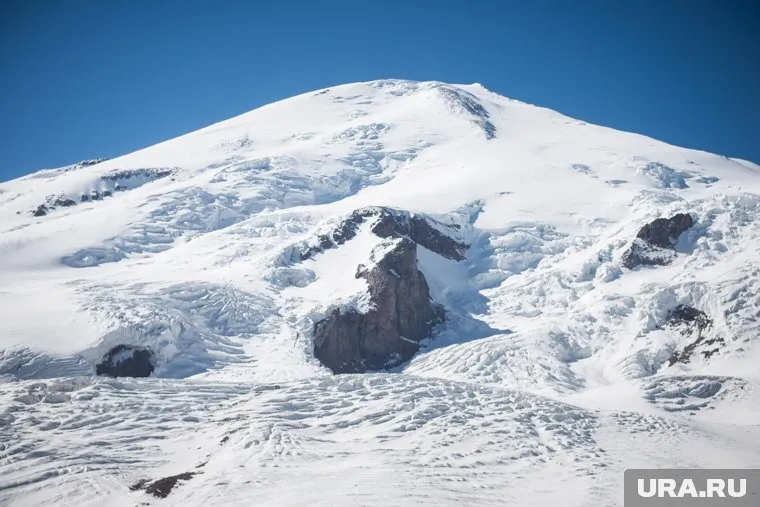 Туристы застряли на Эльбрусе, вместе с детьми