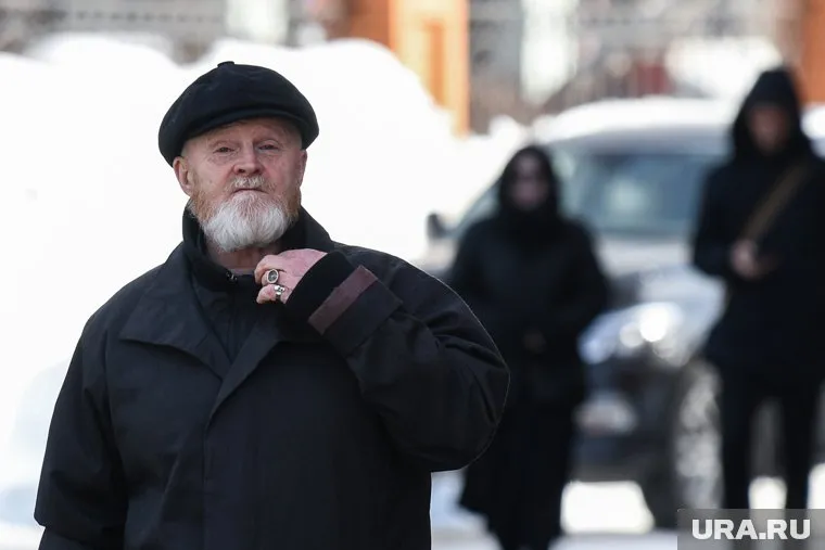 Андрей Кабанов откровенно рассказывает в своей книге о группировках, фонде и нынешних днях