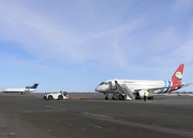 Два пассажирских самолета ушли на запасные аэродромы в ЯНАО  