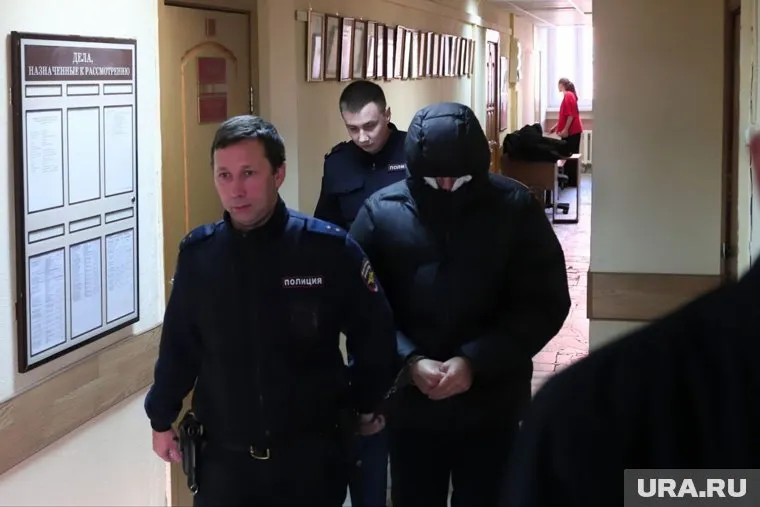 Сидоров скрывал в суде свое лицо