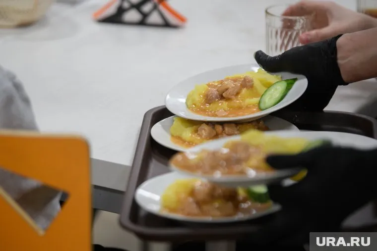 Управление проверило школьные столовые