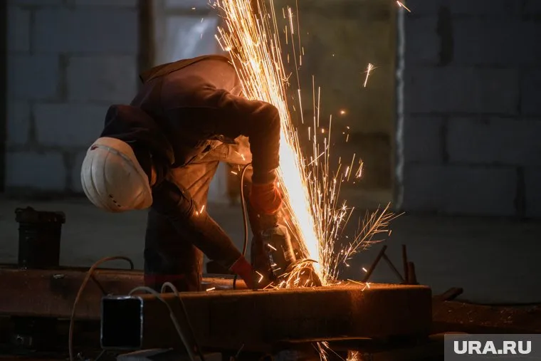 Аванс подрядчика на строительство школы в Ноябрьске вырос до 90%.