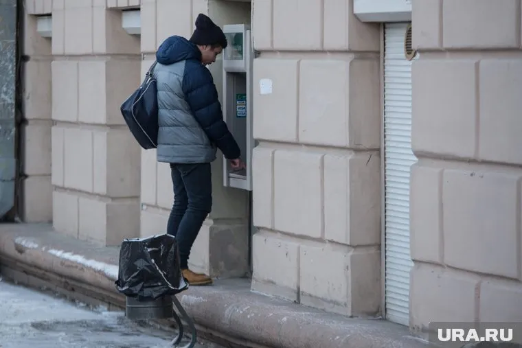 В Казахстане не работают пункты обмена валют, сообщает корреспондент URA.RU