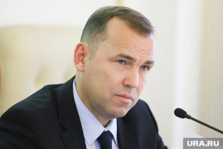 Вадим Шумков (в центре) значительно обновил правительство. После выборов ожидаются еще изменения