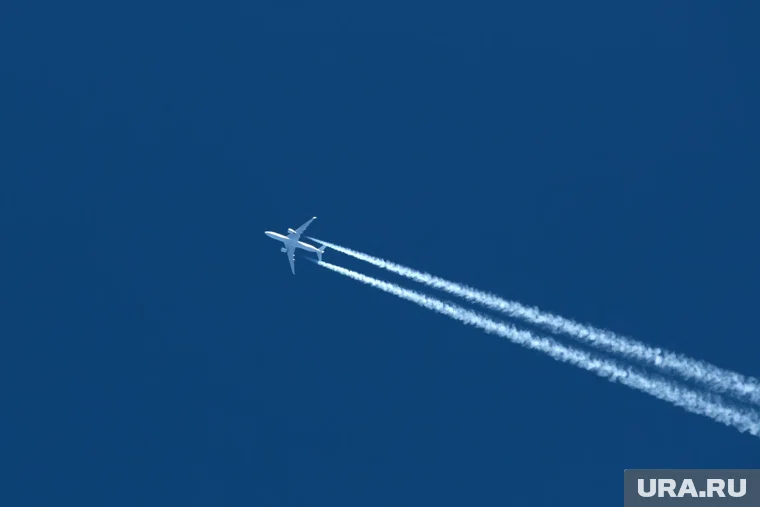 Самолет направили в другой аэропорт из-за урагана