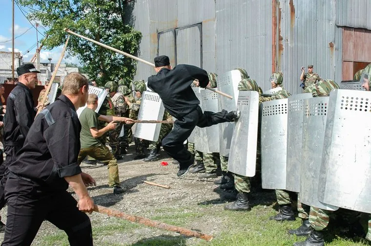 Бунт в колонии ГУФСИН (Архив 2007). Челябинск, бунт заключенных