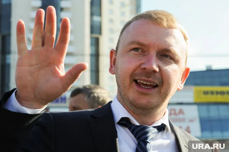 Денис Исаев нарушил правила работы с иностранцами