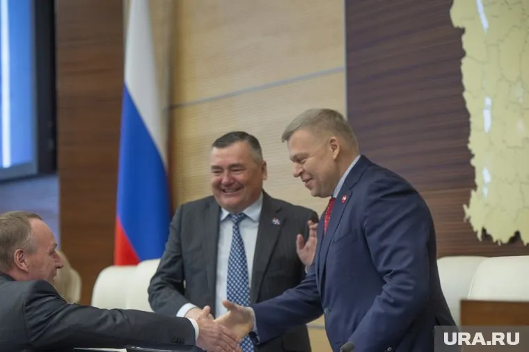 Глава Перми вручил подарки на память