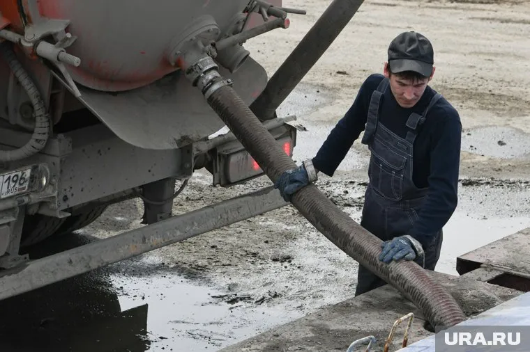 Подвал этого дома топит уже много месяцев