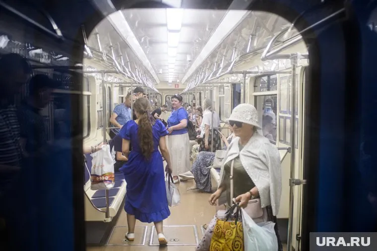 За девушку вступились пассажиры метро