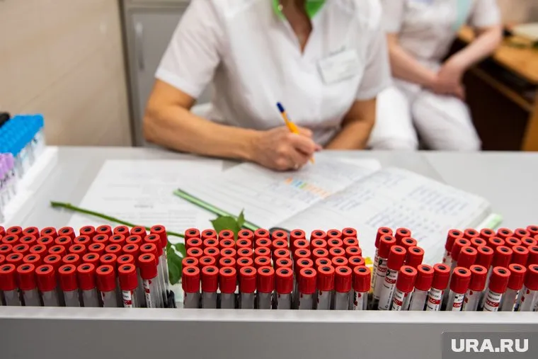 Чтобы вовремя выявить повышение сахара в крови, важно проходить диспансеризацию