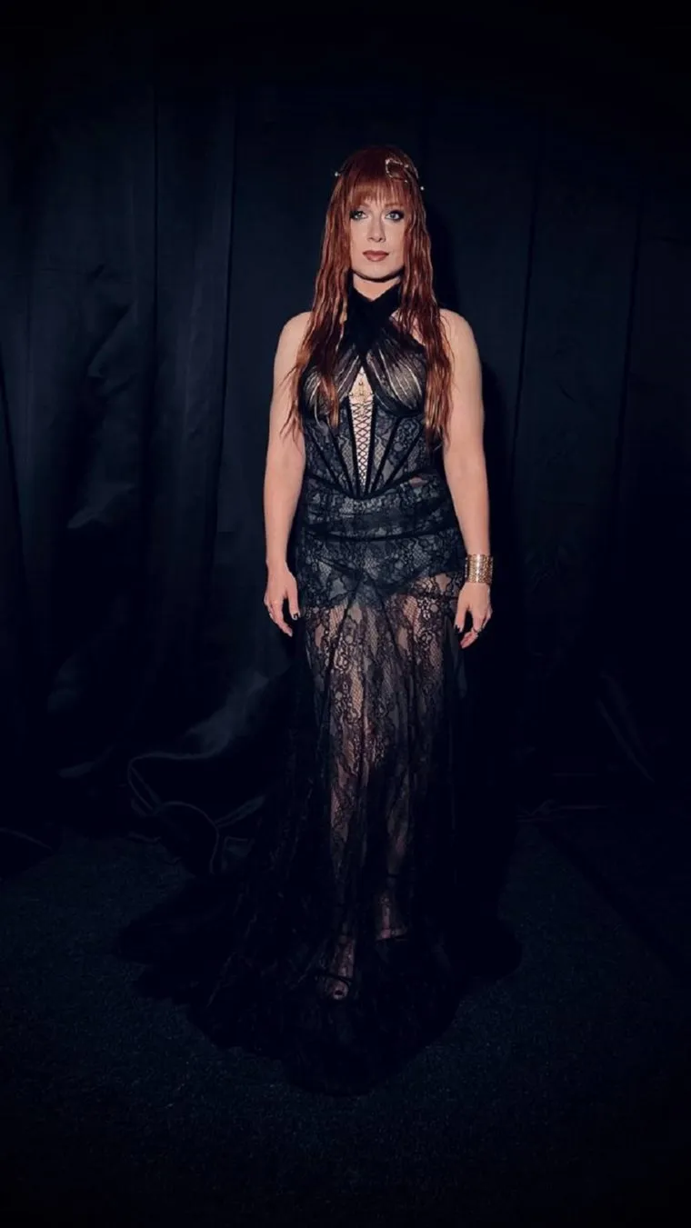 Савичева пришла в откровенном наряде на премию "Жара"