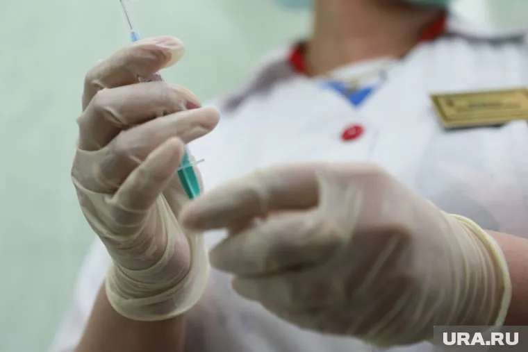 У полностью вакцинированных от COVID риск тяжелого течения заболевания снижается в пять раз