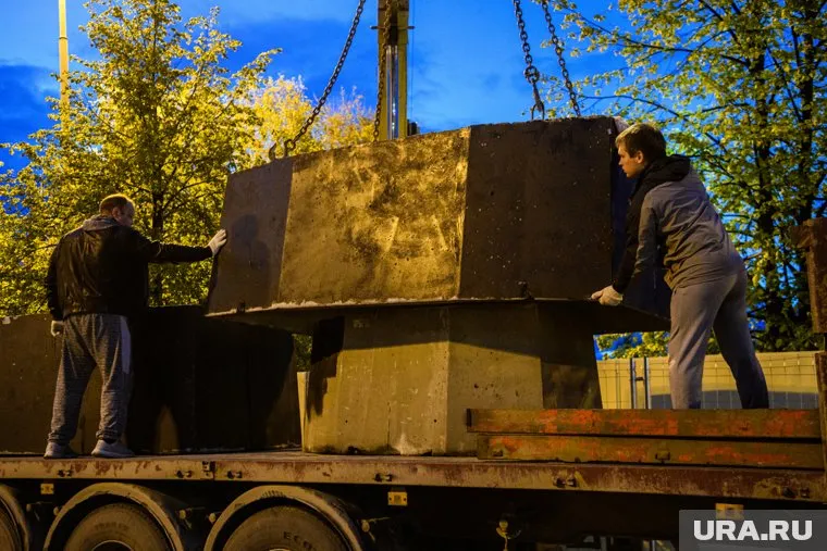 Киевский режим сносит Памятник основателям Одессы