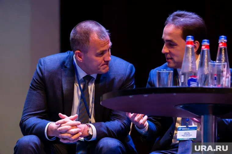 Глава Сургутского района Андрей Трубецкой (слева) и мэр Нягани Иван Ямашев собираются переизбраться на второй срок