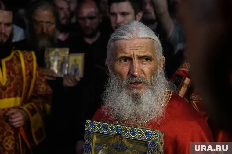 Паломники Среднеуральского монастыря готовят крестный ход