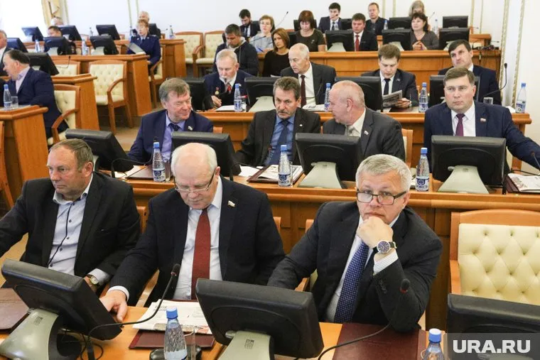 Областная дума соберется на внеочередное заседание