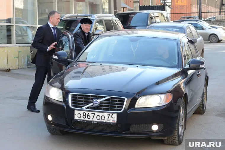 Челябинские чиновники избавляются от старых "Вольво"