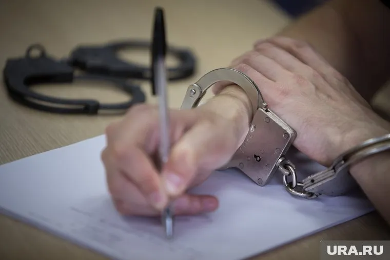 Полицейского задержали при очередном сбыте наркотиков