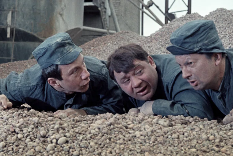 Савелий Краморов сыграл в "Джентльменах удачи" вора-карманника по кличке Косой