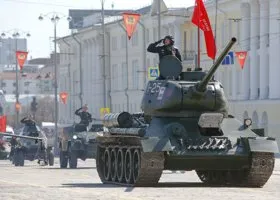 По центру Екатеринбурга проехались РСЗО «Торнадо» и Т-34