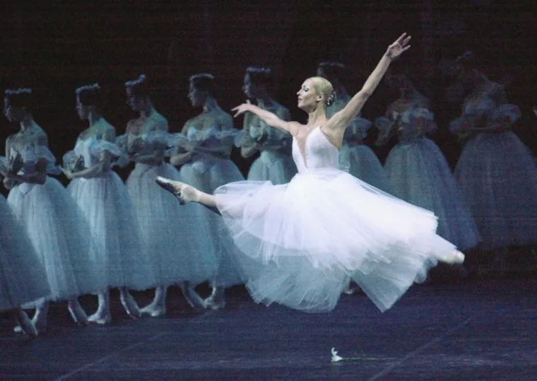 Анастасия Волочкова в спектакле «Жизель» на сцене Большого театра