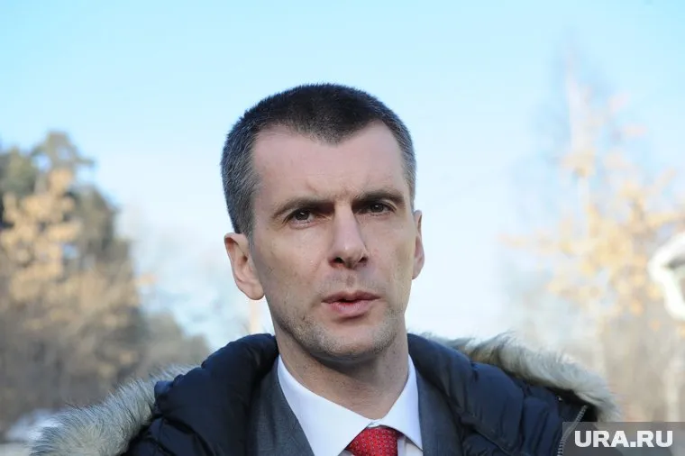 По словам Михаила Прохорова, первый миллион рублей он сумел заработать еще в студенческие годы