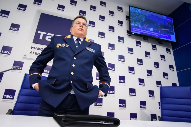 Пресс-конференция руководителя Уральского СУ на транспорте СК России Петра Решетникова. Екатеринбург
