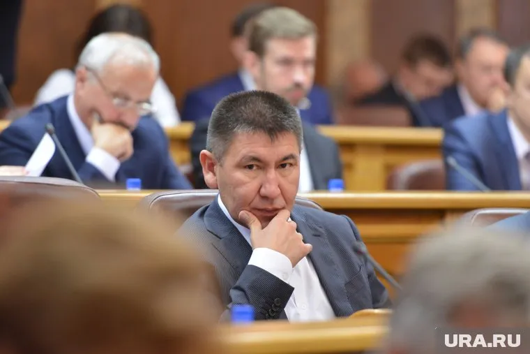 Фирмы Валихана Тургумбаева подозревают в махинациях на торгах мэрии Златоуста