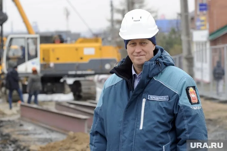 Об отмене выделенных полос сообщил Виталий Передерий