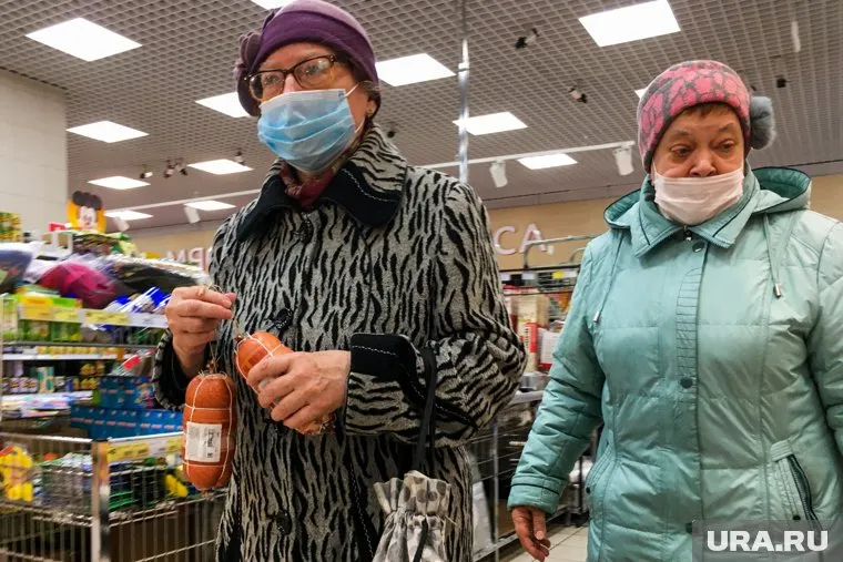 Масочно-перчаточный режим зимой лучше соблюдать даже на улице