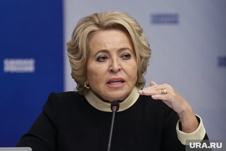 Матвиенко подчеркнула важность роли руководства в укреплении безопасности и обороны