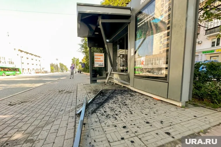 Озерчанин в пьяном состоянии разбил стекло на остановке (фото из архива)