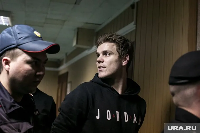 По словам Александра Кокорина, он бы предпочел чифир шампанскому