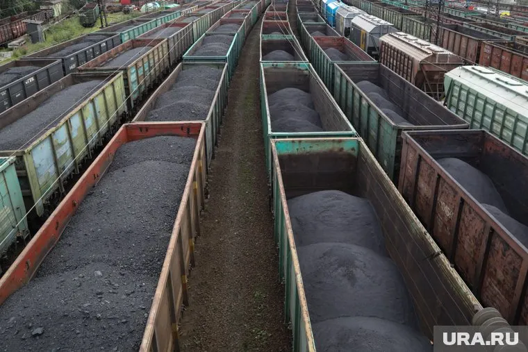 Убытки угольщиков могли достичь в 2025 году 300-350 млрд рубле