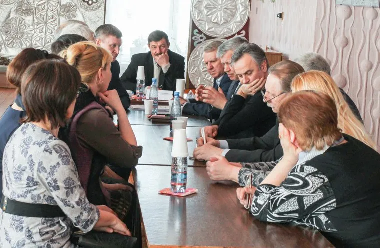 Новодостовалово Курганская область - "золотая дорога", Встреча депутатов с жителями села Новодостовалово