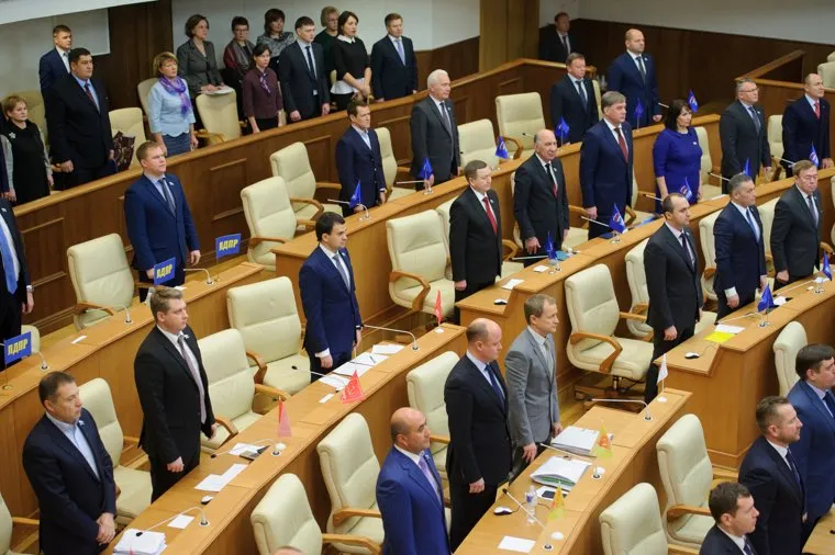 Заседание законодательного собрания Свердловской области. Екатеринбург, ушаков геннадий, законодательное собрание со, слушают гимн, депутаты