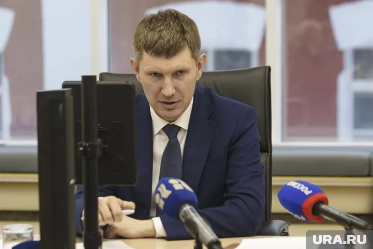 Максим Решетников показал, как сходил в лес за грибами в Прикамье