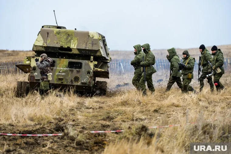 Солдаты поделились с девушками своим рассказами об СВО