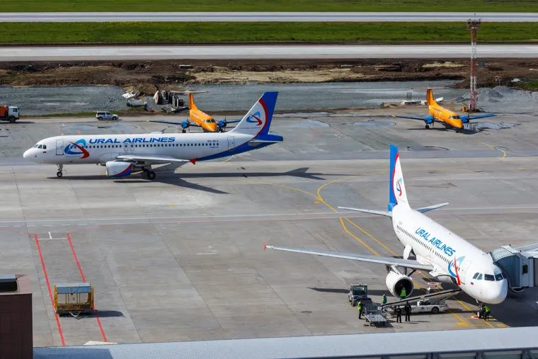 Споттинг в Кольцово. Екатеринбург, уральские авиалинии, аэропорт, самолеты, Airbus А321