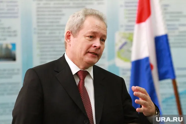 Виктор Басаргин со скандалом «распустил» правительство, но так никого и не уволил