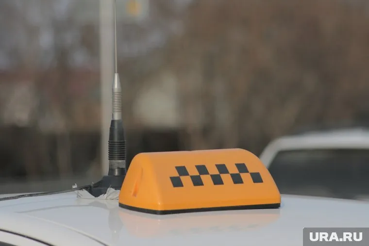 Пассажиры начинают опасаться инфекции от водителей такси