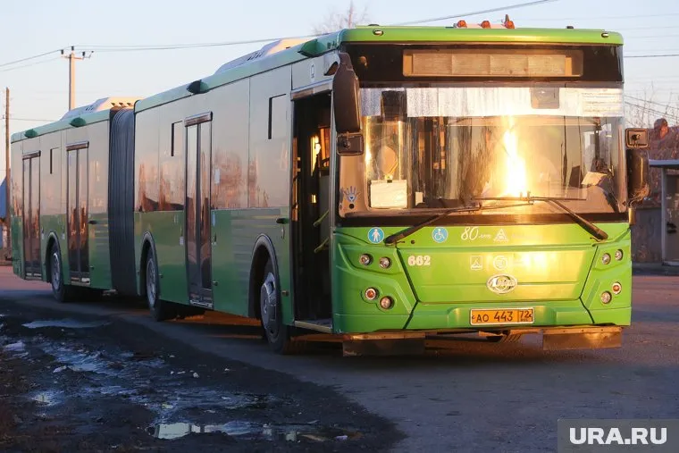 Водитель автобуса сказал девушкам разбираться с пьяным вартовчанином самостоятельно