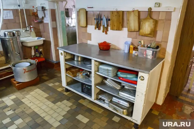 Нарушение были выявлены на пищеблоках образовательных учреждениях ЯНАО