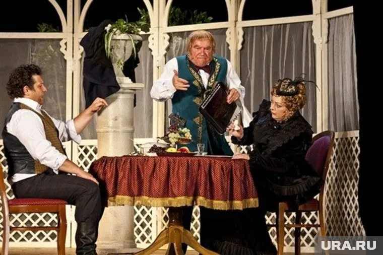 Артисты задержали спектакль на полчаса