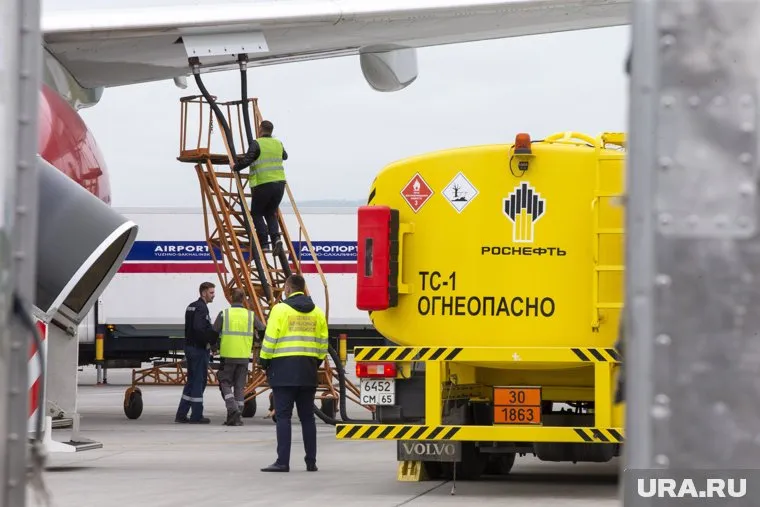 В Нижневартовске организуют дозаправку самолетов из Якутска