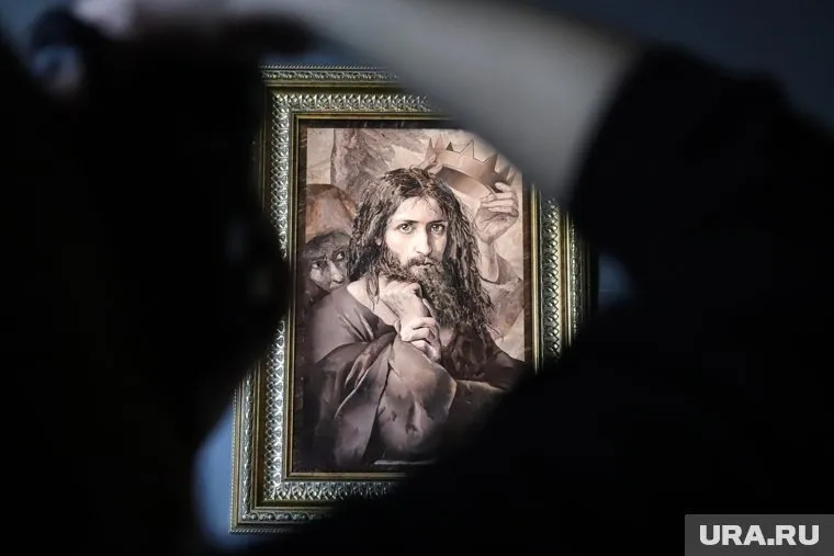 При любом ракурсе зрителю кажется, что Иисус смотрит на него