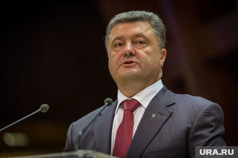 По словам депутата, именно Порошенко приказал сбить самолет