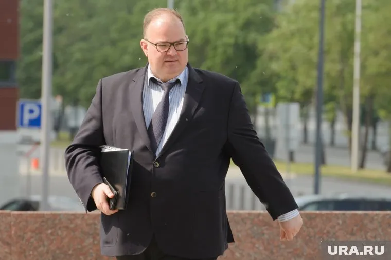 Цветков убедил двух хирургов не увольняться